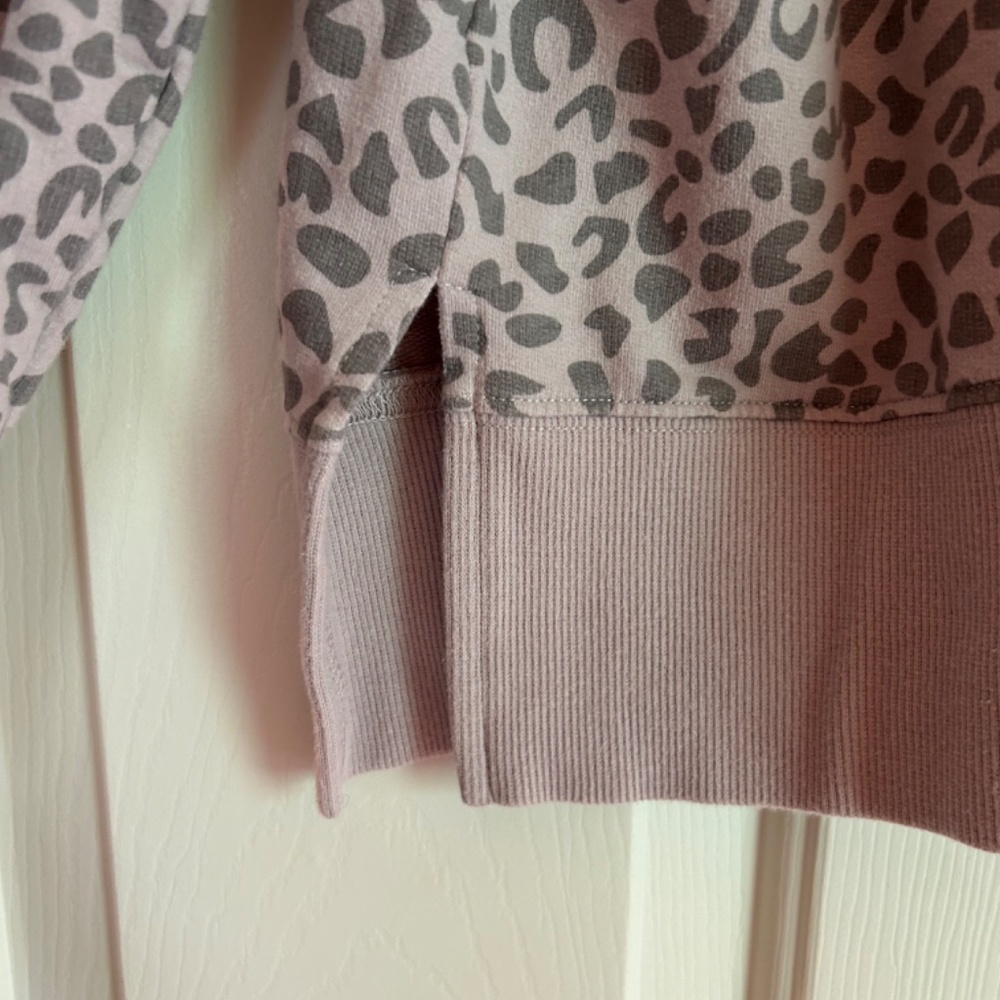 Leopard Print Sweatshirt - Picture 3 of 5